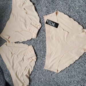 NWT FEM Intimates Nude Seamless Panties – Set of 3